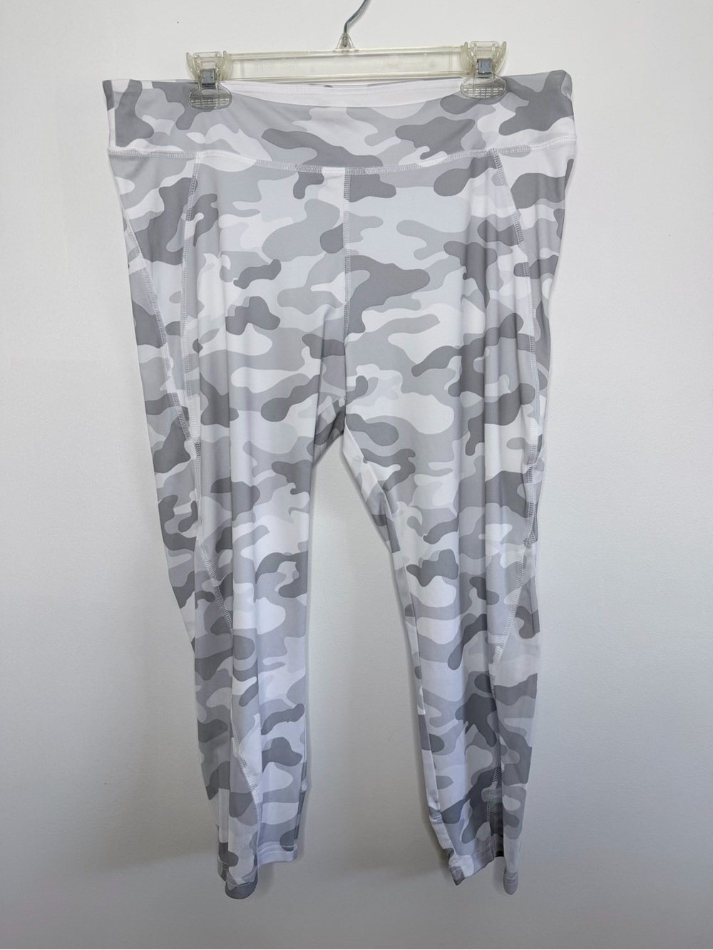 Forever 21+ Plus Size 2X Gray White Camo Mesh Panel NWT Leggings